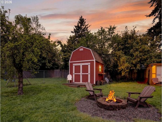 12507 Se KELLY St, Portland, OR 97236