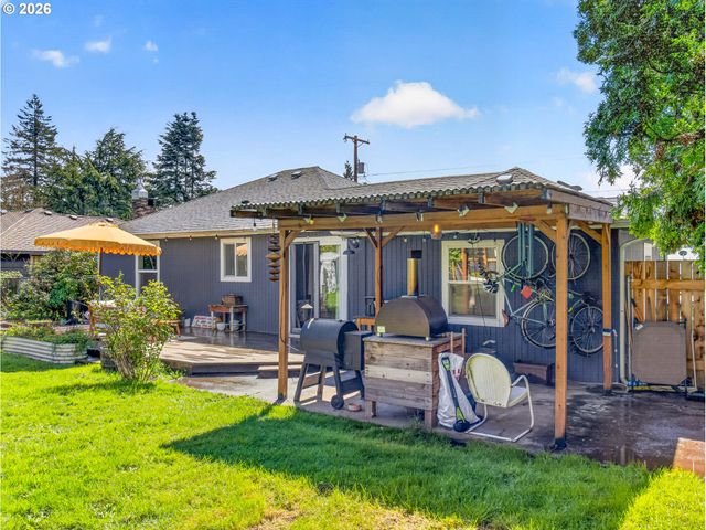 12507 Se KELLY St, Portland, OR 97236