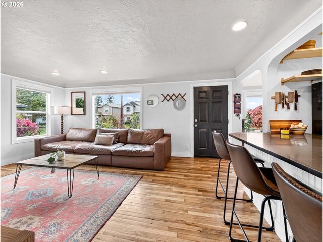 12507 Se KELLY St, Portland, OR 97236