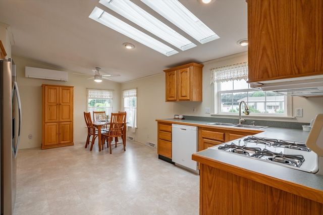 3 Revolution Dr, Dover, NH 03820