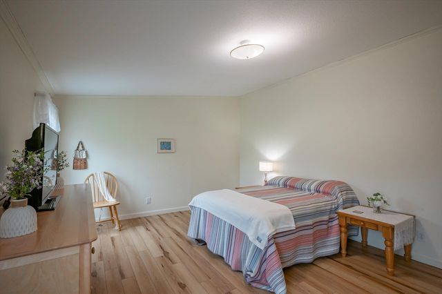 3 Revolution Dr, Dover, NH 03820