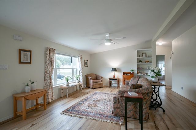 3 Revolution Dr, Dover, NH 03820