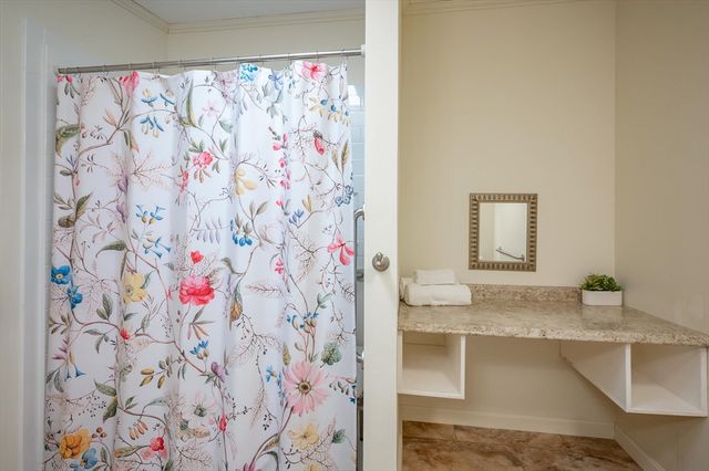 3 Revolution Dr, Dover, NH 03820