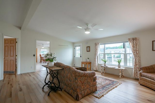 3 Revolution Dr, Dover, NH 03820