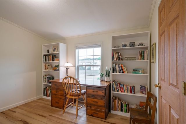 3 Revolution Dr, Dover, NH 03820