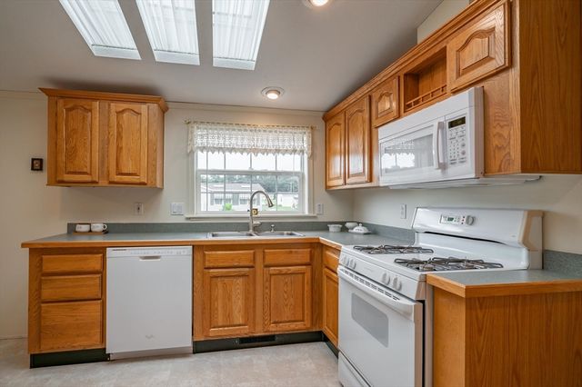 3 Revolution Dr, Dover, NH 03820