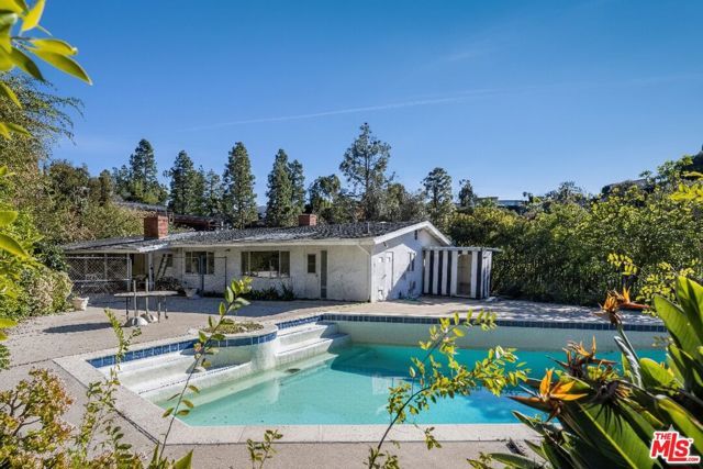 1950 Loma Vista Drive, Beverly Hills, CA 90210