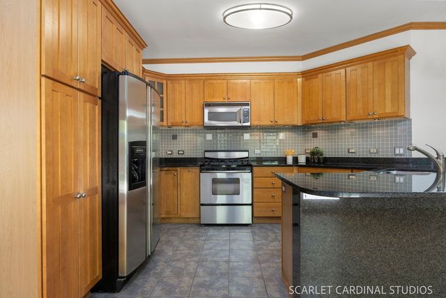 948 67th Street, Darien, IL 60561