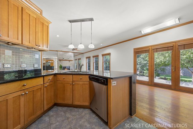 948 67th Street, Darien, IL 60561