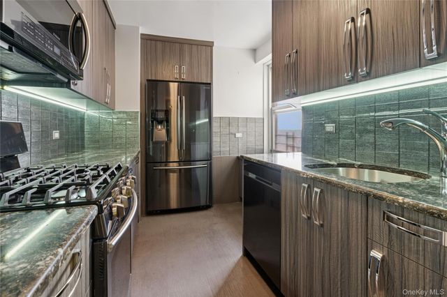 110-11 Queens Boulevard 14A, Forest Hills, NY 11375