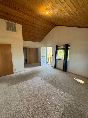 20334 Honey Ln, Tuolumne, CA 95379