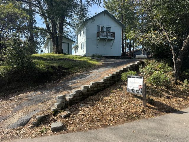 20334 Honey Ln, Tuolumne, CA 95379