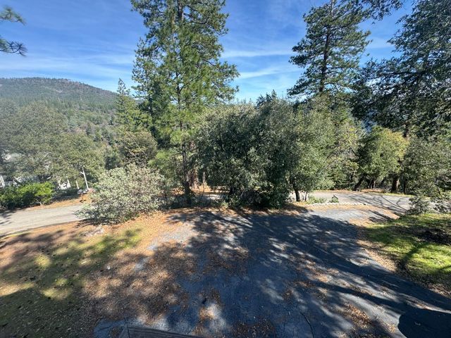 20334 Honey Ln, Tuolumne, CA 95379
