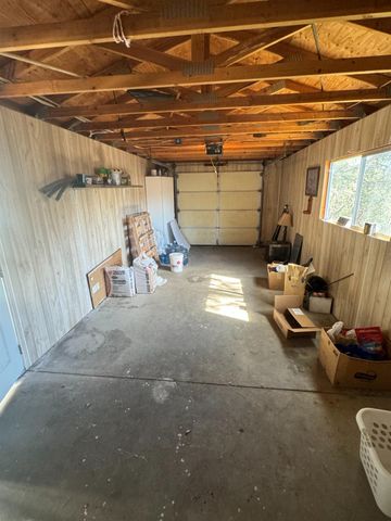 20334 Honey Ln, Tuolumne, CA 95379