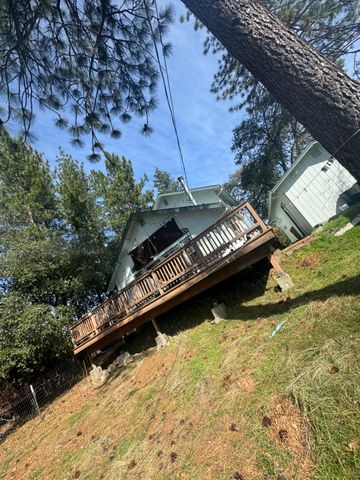 20334 Honey Ln, Tuolumne, CA 95379