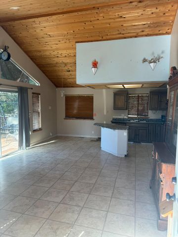 20334 Honey Ln, Tuolumne, CA 95379
