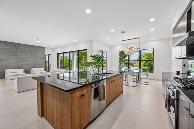 17070 Rainbow Falls Trail, Boca Raton, FL 33496
