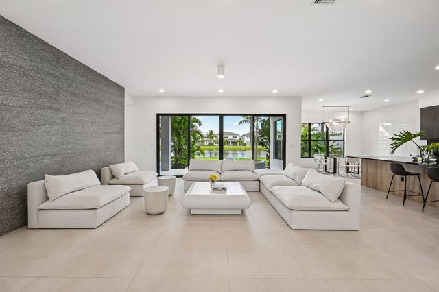 17070 Rainbow Falls Trail, Boca Raton, FL 33496