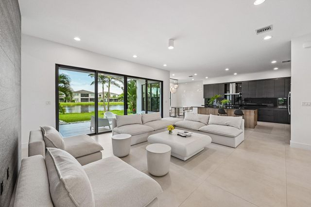 17070 Rainbow Falls Trail, Boca Raton, FL 33496