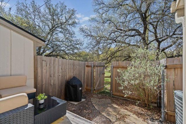 11821 Bittern HOLW 44, Austin, TX 78758