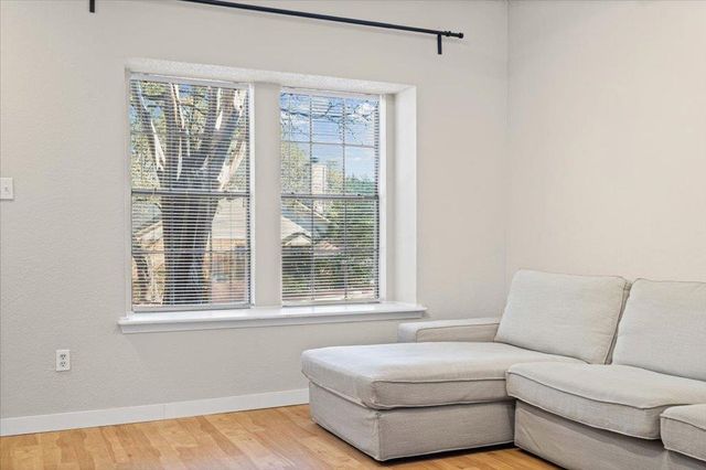 11821 Bittern HOLW 44, Austin, TX 78758