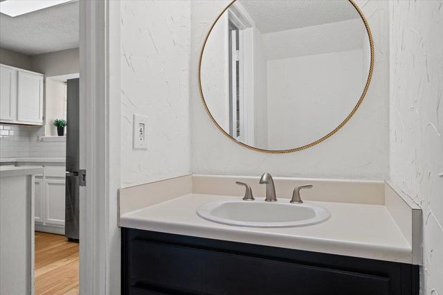 11821 Bittern HOLW 44, Austin, TX 78758