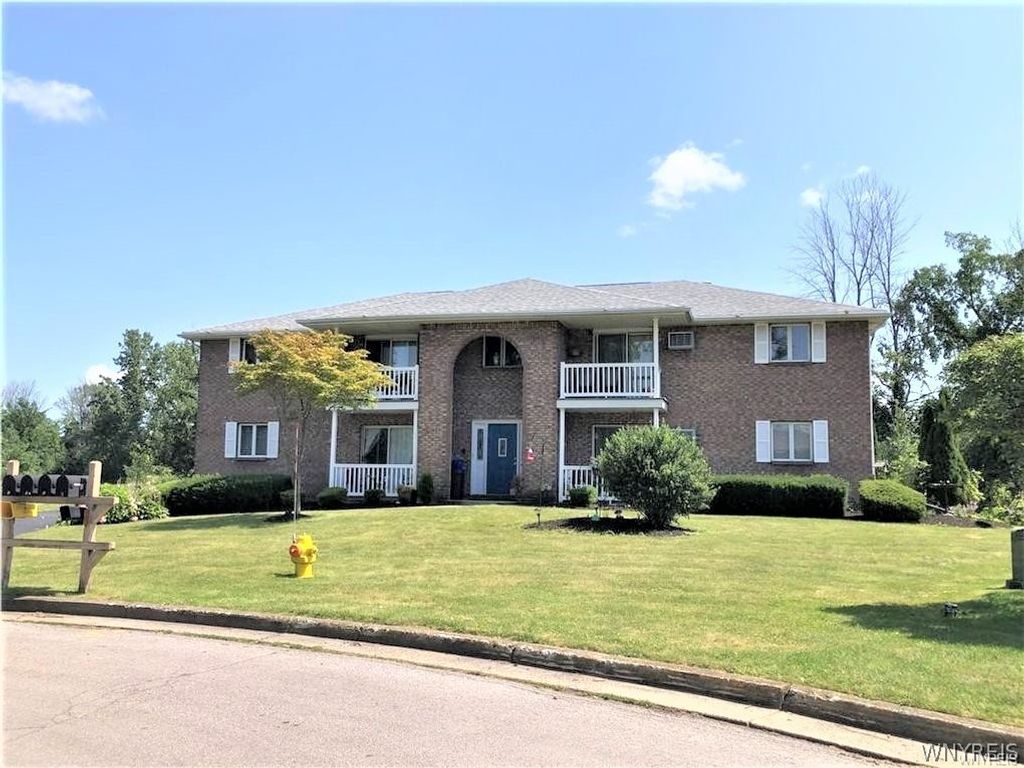 2185 Violet Circle, Wheatfield, NY 14304