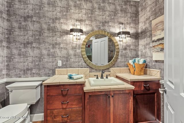 2177 E Totten Ln, Dalton Gardens, ID 83815