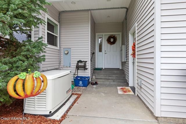 2177 E Totten Ln, Dalton Gardens, ID 83815