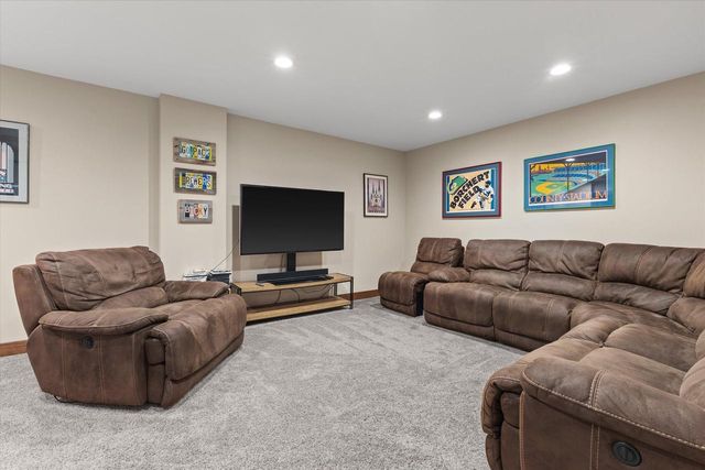 27015 Lorie DRIVE, Wind Lake, WI 53185