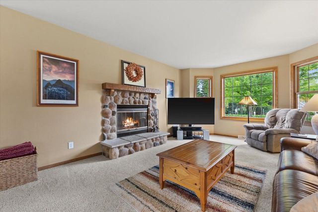 27015 Lorie DRIVE, Wind Lake, WI 53185