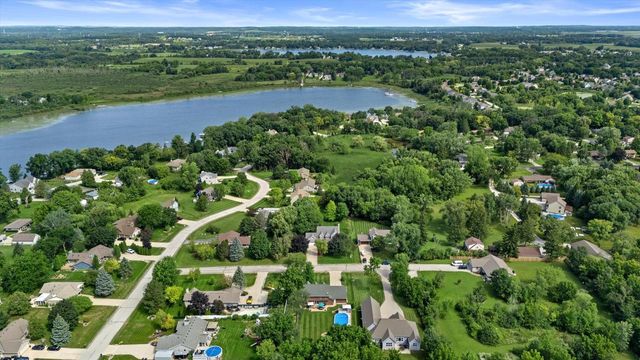 27015 Lorie DRIVE, Wind Lake, WI 53185