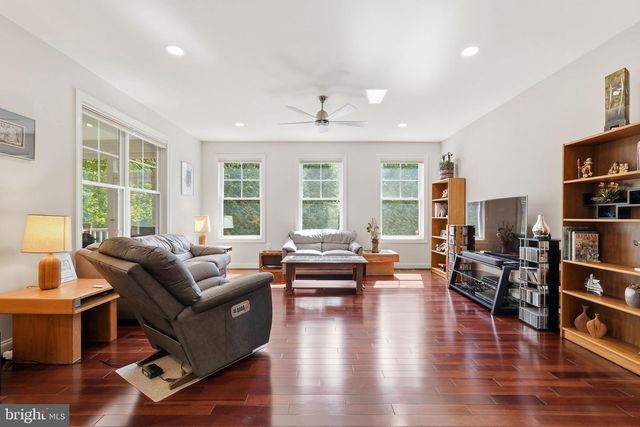 128 TURNSTONE LN, Lake Frederick, VA 22630