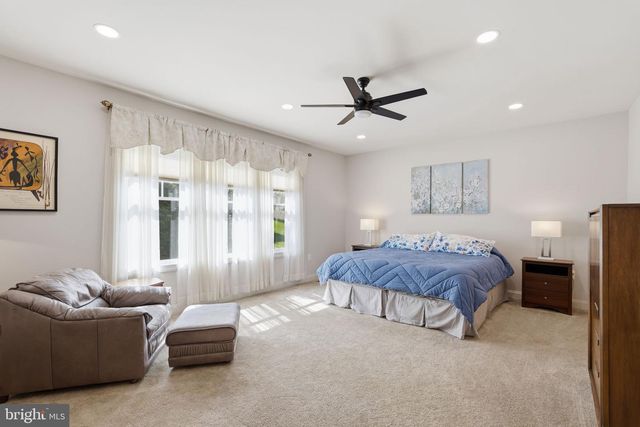 128 TURNSTONE LN, Lake Frederick, VA 22630