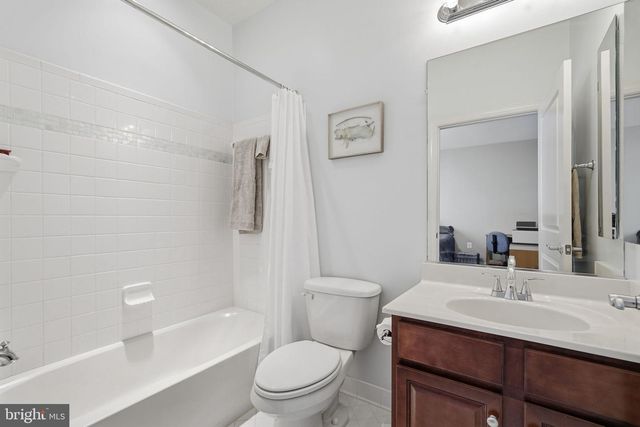 128 TURNSTONE LN, Lake Frederick, VA 22630