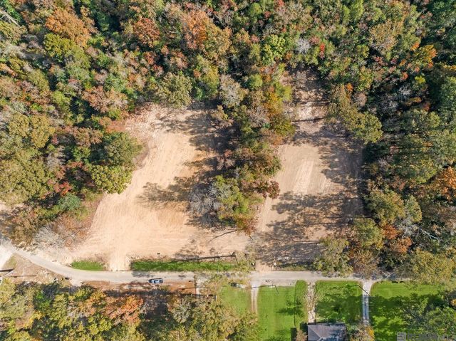 7878 Washington Ln, Central, LA 70739