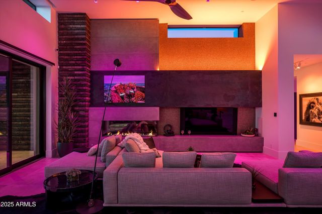 10784 E PINNACLE PEAK Road, Scottsdale, AZ 85255