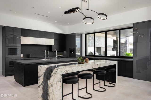 10784 E PINNACLE PEAK Road, Scottsdale, AZ 85255