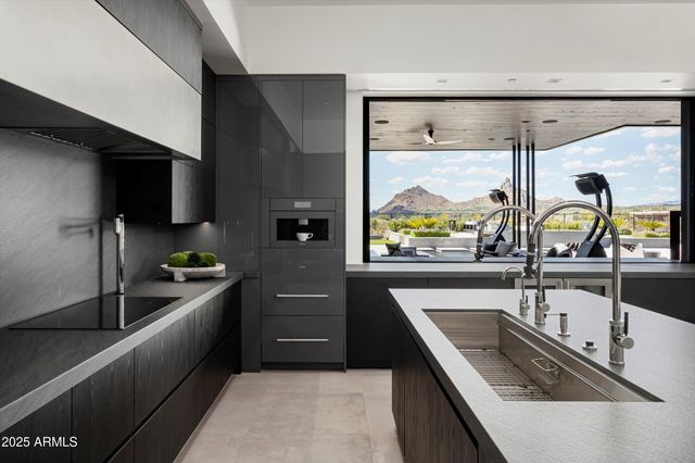 10784 E PINNACLE PEAK Road, Scottsdale, AZ 85255