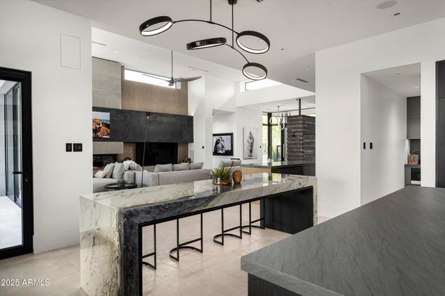 10784 E PINNACLE PEAK Road, Scottsdale, AZ 85255