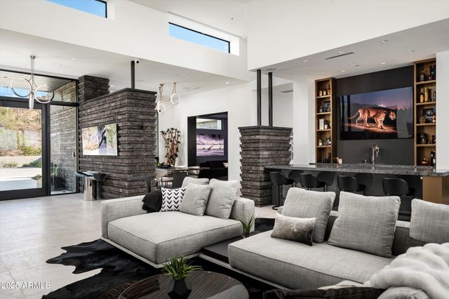 10784 E PINNACLE PEAK Road, Scottsdale, AZ 85255