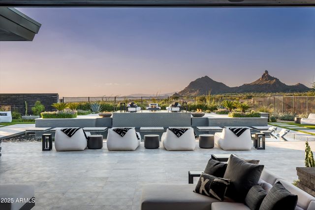 10784 E PINNACLE PEAK Road, Scottsdale, AZ 85255