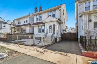 246 9th Street, Newark, NJ 07107