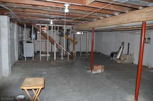 8 Millbrook Rd, Franklin Twp., NJ 07882