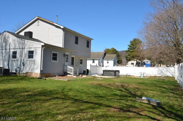 8 Millbrook Rd, Franklin Twp., NJ 07882