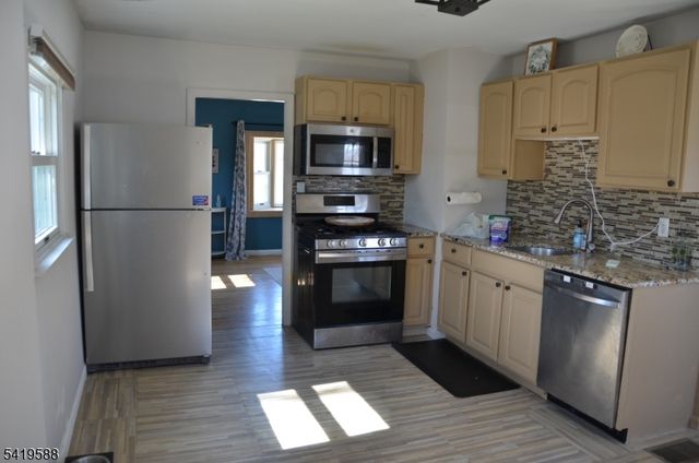 8 Millbrook Rd, Franklin Twp., NJ 07882