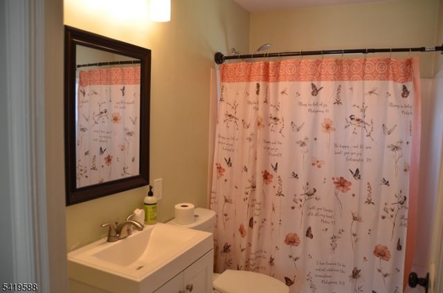 8 Millbrook Rd, Franklin Twp., NJ 07882