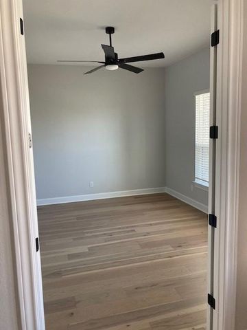 120 Prairie Clover DR, Dripping Springs, TX 78620