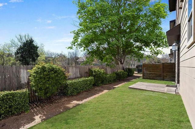 2001 Faro DR 4, Austin, TX 78741