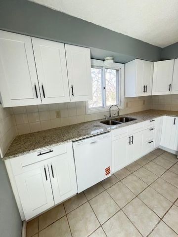 760 Larpenteur Avenue E, Saint Paul, MN 55117